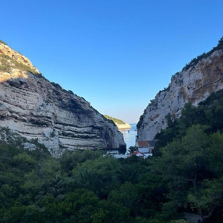 Holiday Home Stiniva Вис Экстерьер фото